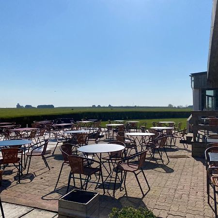 Logis Hotel & Restaurant De L'Aerodrome De La Baie De Somme Buigny-Saint-Maclou Exteriör bild