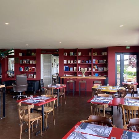 Logis Hotel & Restaurant De L'Aerodrome De La Baie De Somme Buigny-Saint-Maclou Exteriör bild