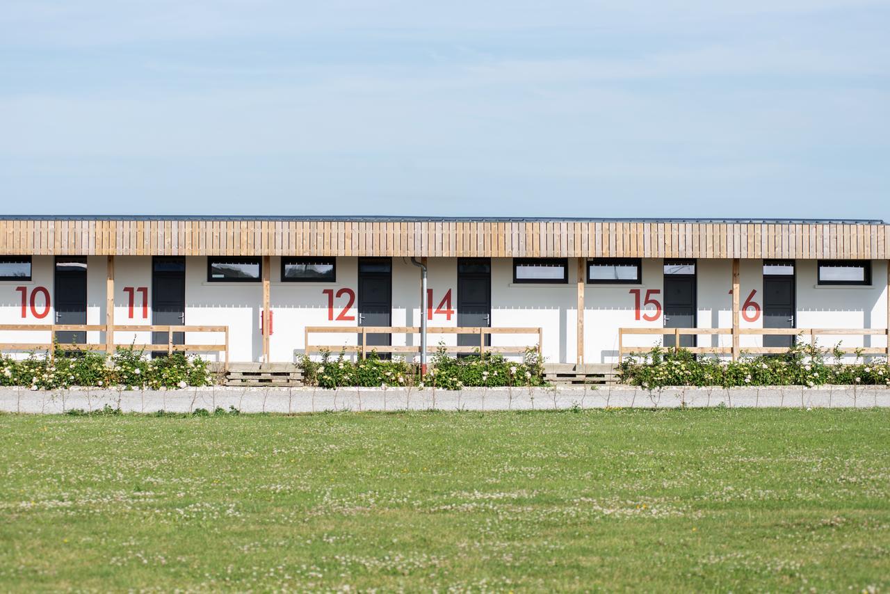 Logis Hotel & Restaurant De L'Aerodrome De La Baie De Somme Buigny-Saint-Maclou Exteriör bild